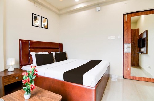 Rajarhat Hotel | Super Townhouse Kaikhali Near Airport
