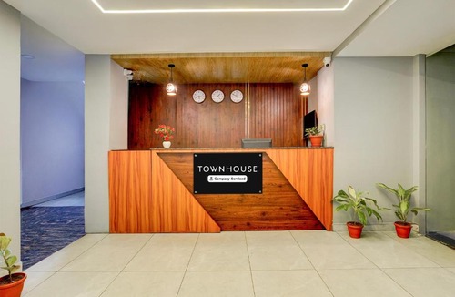 Marathahalli Hotel | Super Townhouse Marathahalli Near Sri Nagalingeshwar Swamy Temple Formerly Hotel Avenue