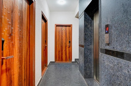 Marathahalli Hotel | Super Townhouse Marathahalli Near Sri Nagalingeshwar Swamy Temple Formerly Hotel Avenue