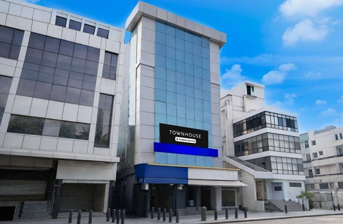 Bangalore City Center House | Super Townhouse Richmond MG Road Metro