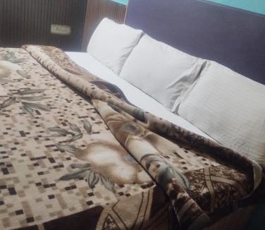 Thalayathimund Hotel | Suriya Residency