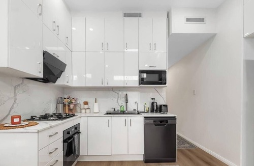 Sydenham House | Sydenham | Near Station, Airport & Marrickville