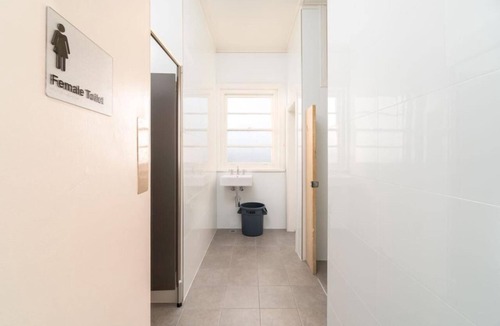 Hamilton Hotel | Sydney Junction Hotel