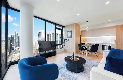 Sydney Central Business District Apartment | Sydney Luxe Observatory Home | City, Pool & Gym