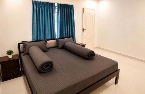 Parthasarathy Puram Apartment | T Nagar -S2- 2BHK Aparthotel Shopping central II FLOOR