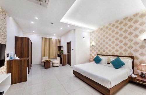 Bommasandra Hotel | T S Royal Grand Hotel