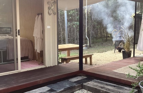 Tiaro Cabin | Tahiti Terrace private eco bush Retreat . Reconnect with nature.