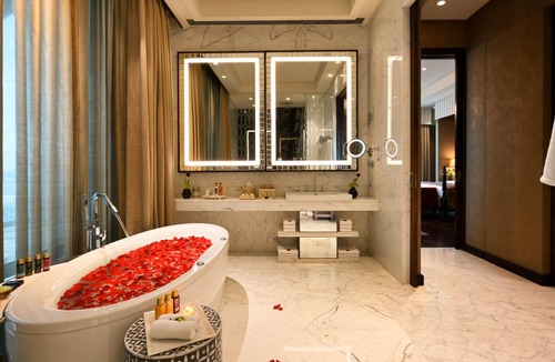 Vile Parle East Hotel | Taj Santacruz