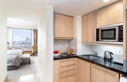 Wellington Pier Apartment | Taj Wellington Mews Luxury Residences