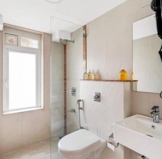 Khar Apartment | Tao B Cozy Private Room in Shared 3BHK