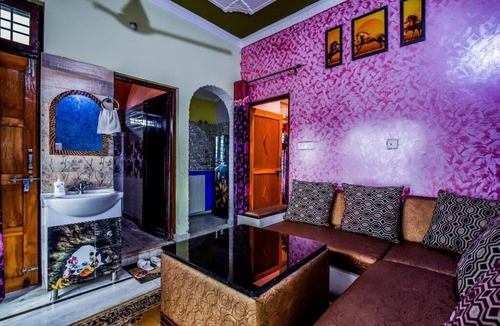 Dehradun House | Tapasya Homestay budget accommodation near Jollygrant Airport Dehradun