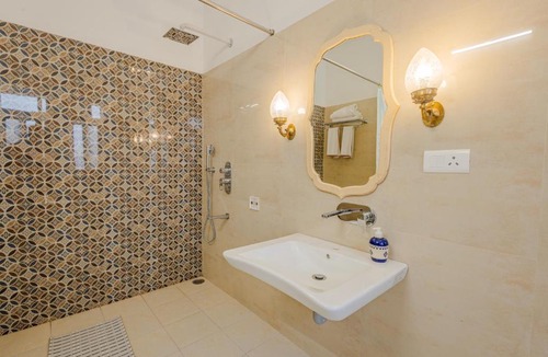 Bani Park Hotel | Tara Niwas