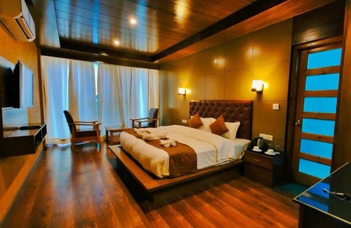 Purnia Hotel | Tata Vista Resort - Centrally Heated & Air Cooled Near Mall Road Manali