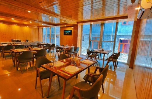 Purnia Hotel | Tata Vista Resort - Centrally Heated & Air Cooled Near Mall Road Manali