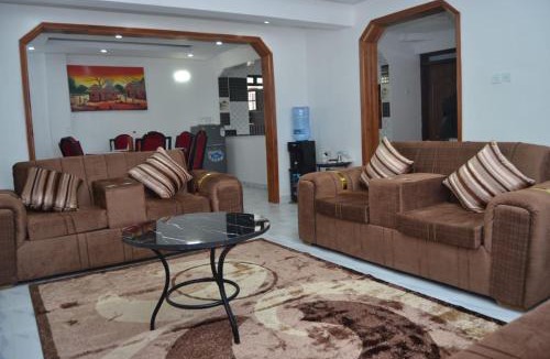 Naivasha Villa | Tausi mweupe