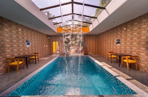 Ganapathichettikulam Villa | Teak Leaf Resort Swimming Pool Indoor Games Restaurant