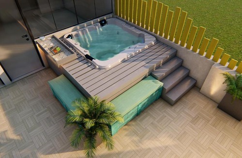 Hauz Khas House | Terrace jacuzzi with Bar & Garden
