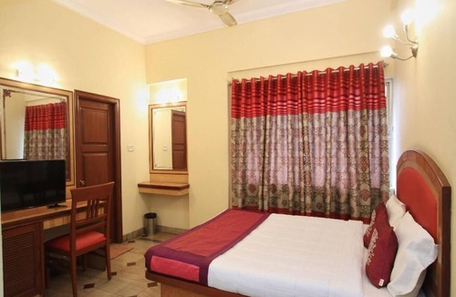 Rajajinagar Hotel | Textures&Artistic Rooms Stay near Metro station
