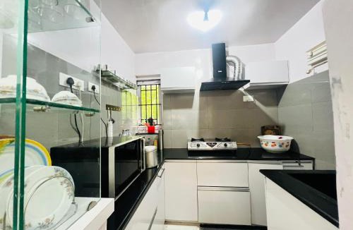 Kandal Villa | Teyt's White Home - 3 bedroom Villa