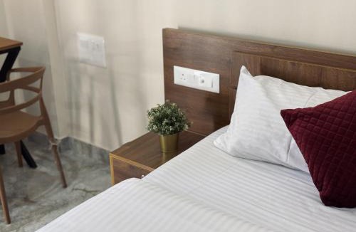 Chungam Hostel | Thamarassery INN luxury and budget Rooms