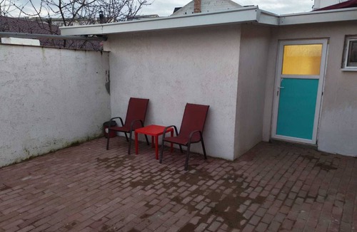 Botosani Apartment | The 20m2 studio is attached to the owner's house.