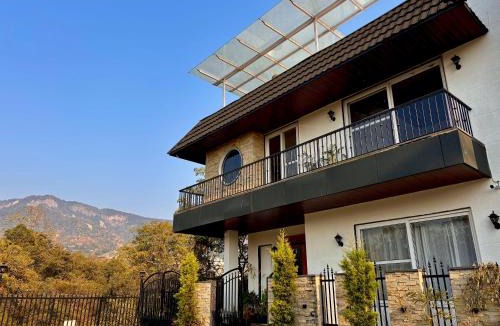 Bullawala Villa | The Aaina House