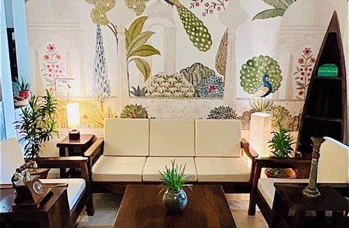 Gurugram House | THE ART KOTHI bungalow with 8 bedrooms and WiFi,AC in charming central Gurugram