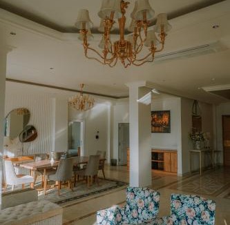 Shimla Villa | The Auramah Retreat - 4BHK Villa with Mountain & Valley View - Private Balconies & Parking