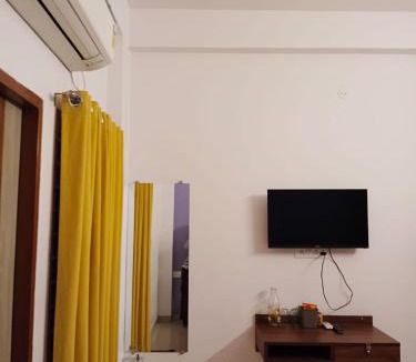 Bhopal Bed & Breakfast | The Autumn Leaves Bhopal