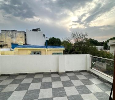 Bhopal Bed & Breakfast | The Autumn Leaves Bhopal