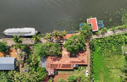 Mankombu Villa | The Backwater Heritage -Unwind on tranquil Alleppey backwaters