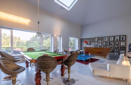 Taoru Villa | The Banyan Abode by StayVista - 6BHK Pet-Friendly Villa with Pool Table