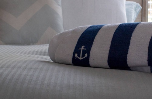 Patonga Apartment | The Beach House, Luxury Beachfront