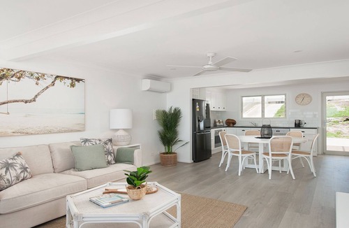 Salamander Bay House | The Beach Shack on Wanda - Waterfront Coastal Chic