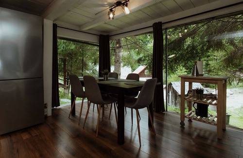 Bulz Cabin | The Blackbird Cabin