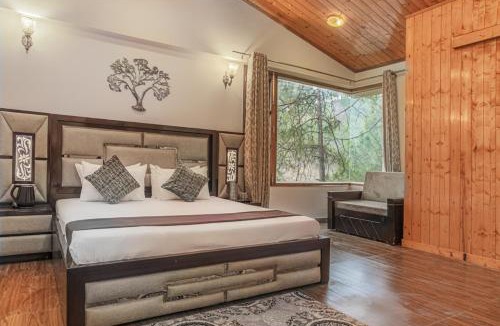 Kumarhatti Apartment | The Blissfull Cottage l Jacuzzi I Three-Bedroom Villa l Family Events l Open Air Lawn l Bonfire & BBQ l Kasauli By Exotic Stays