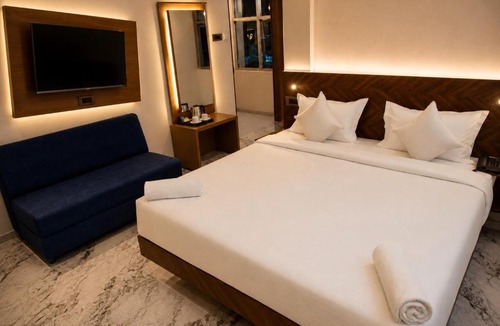 Hyderabad Hotel | The Blue Inn Hotel