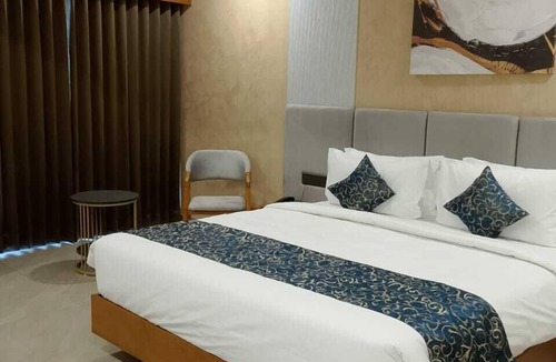 Sanand Hotel | The Blues Hotel