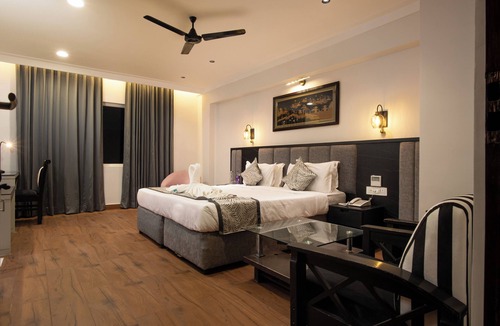 Dwaraka Nagar Hotel | The Budhil Park