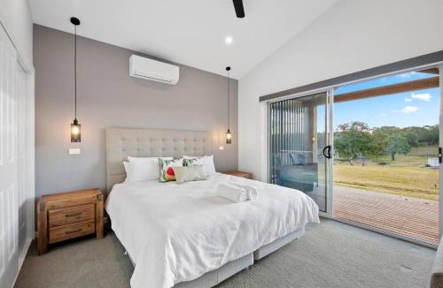 Lovedale House | The Chardonnay Villa at Molly Morgan Wines