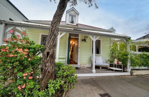 Redfern House | The Chelsea Cottage, Alfresco Living East Redfern