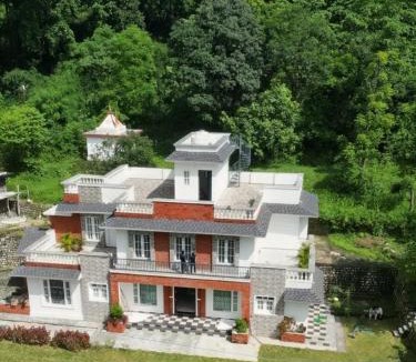Dehradun House | The Chirping Sal Villa, by ShivStuti HomeStays