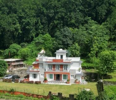 Dehradun House | The Chirping Sal Villa, by ShivStuti HomeStays