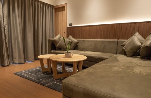 Siliguri Bed & Breakfast | The Cindrella Hotel