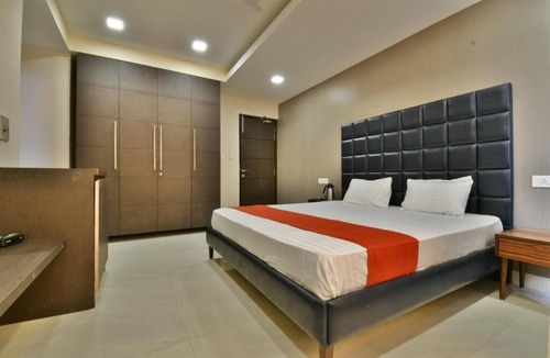 Patna Hotel | THE CLOVERS INN