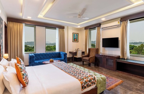 Shavri Colony Hotel | The Colonial Hotel Lake View Rooms