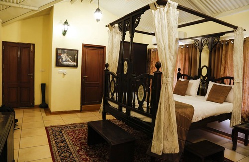 Mount Abu Bed & Breakfast | The Colonial Manek Manor