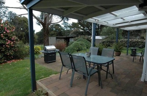 Merricks North Other | The Cottage Merricks North-Close to top wedding venues,tennis court on property