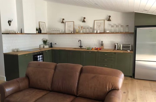 Richmond Lowlands Apartment | The Country Apartment - Gorgeous new accommodation on prestige property