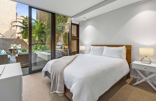 Mosman Apartment | The Courtyard Retreat